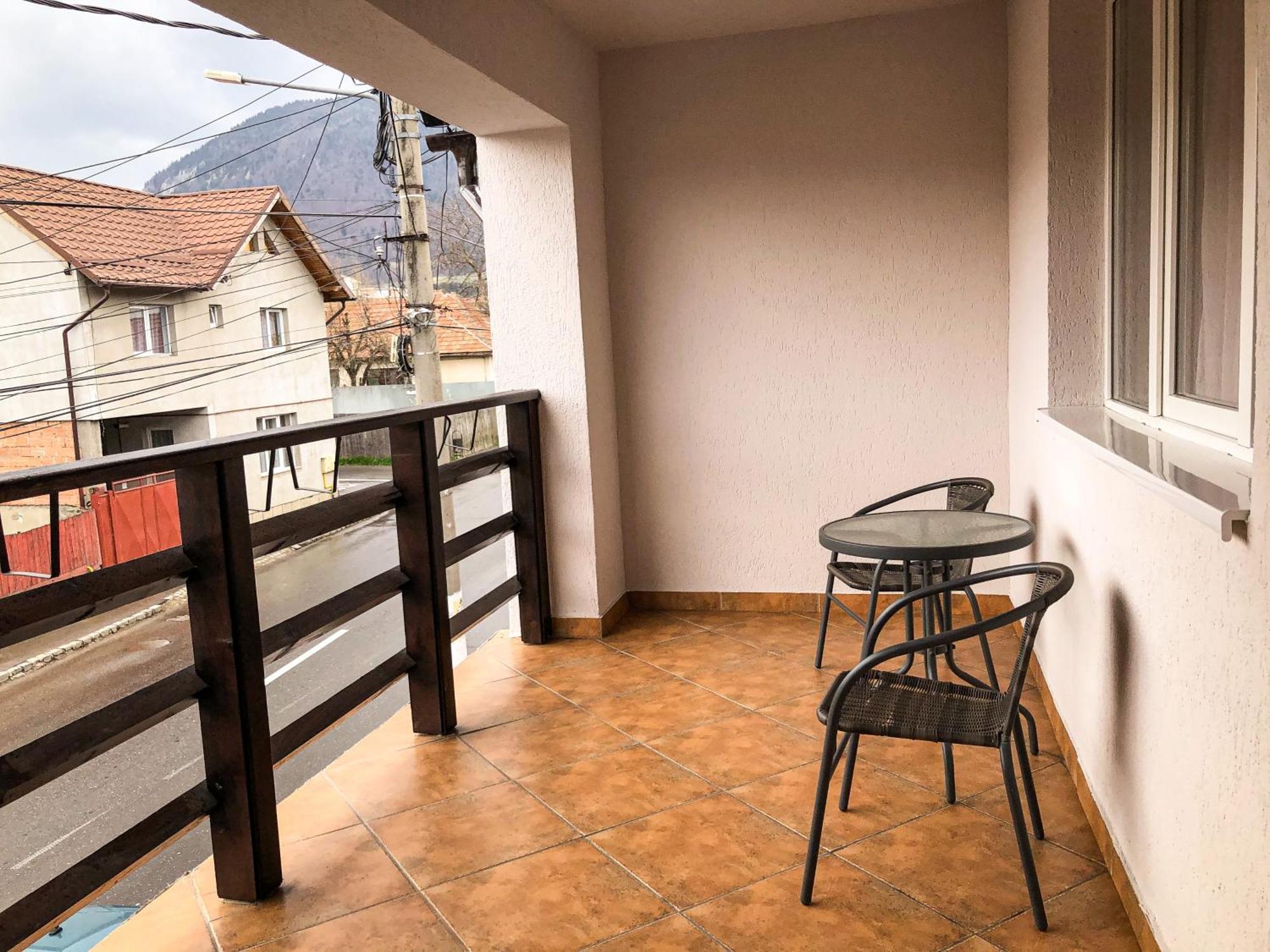 Pensiunea Aliart Zărneşti Extérieur photo