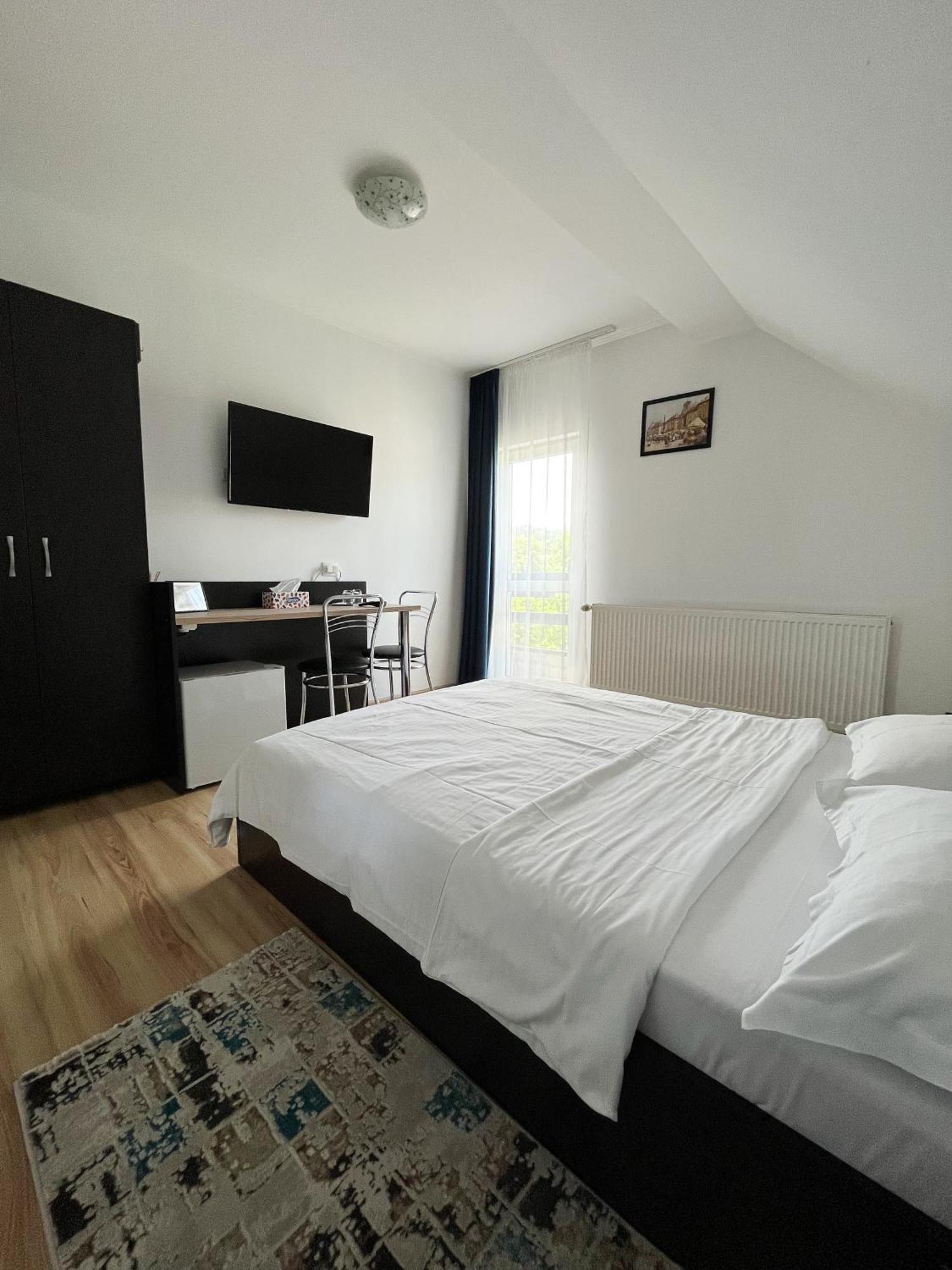 Pensiunea Aliart Zărneşti Extérieur photo
